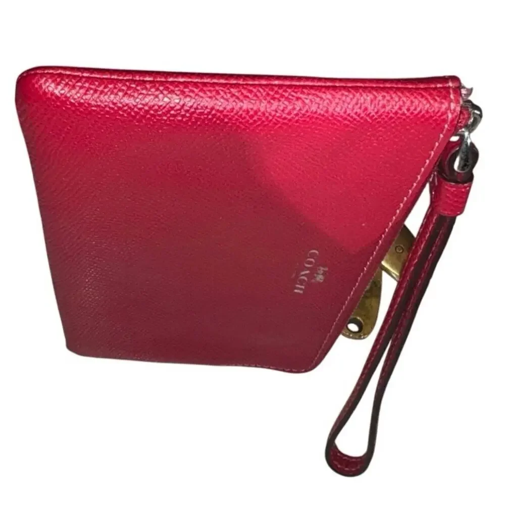 COACH Corner Zip Wristlet in 1941 Red New without Tag